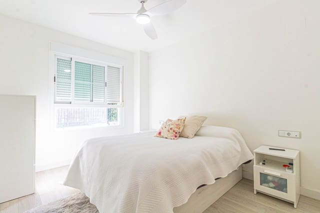 3 chambre Appartement à vendre à La Alcaidesa avec piscine garage - 290 000 € (Ref: 8898037)