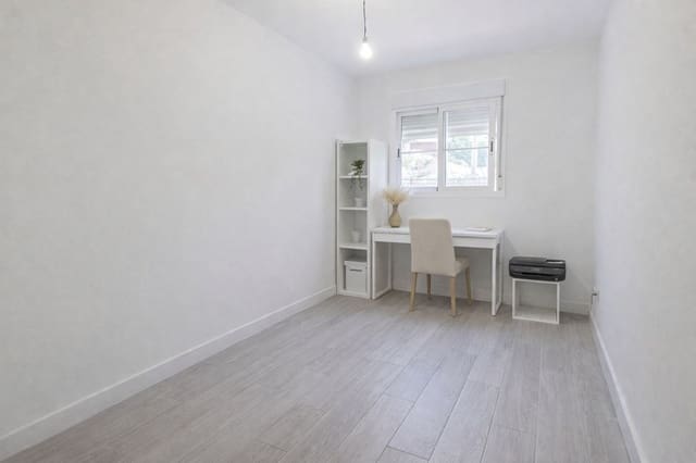 3 chambre Appartement à vendre à La Alcaidesa avec piscine garage - 290 000 € (Ref: 8898037)