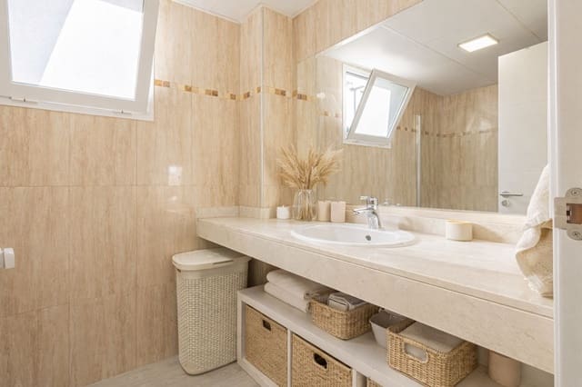 Apartamento de 3 habitaciones en La Alcaidesa en venta con piscina garaje - 290.000 € (Ref: 8898037)