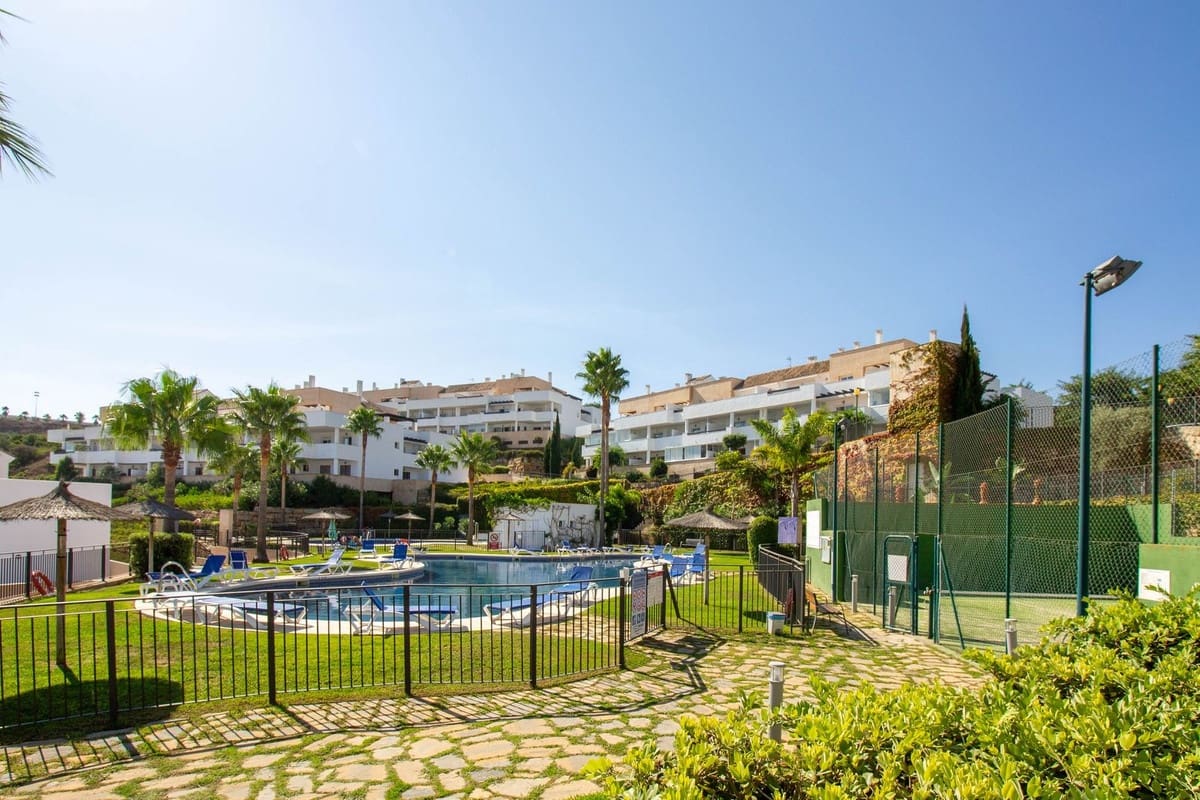 3 soveværelse Lejlighed til salg i La Alcaidesa med swimmingpool garage - € 290.000 (Ref: 8898037)