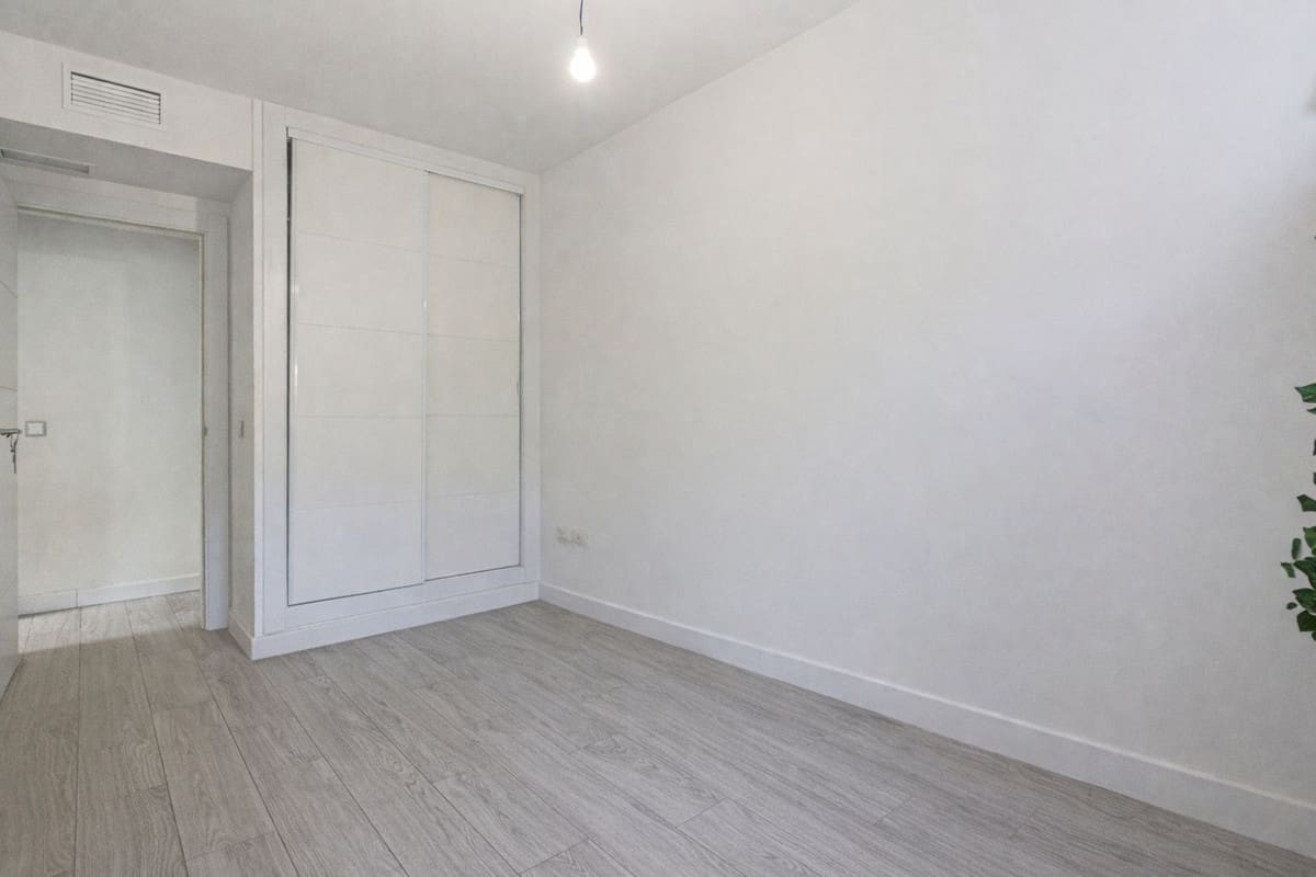3 bedroom Apartment for sale in La Alcaidesa with pool garage - € 265,000 (Ref: 8898037)
