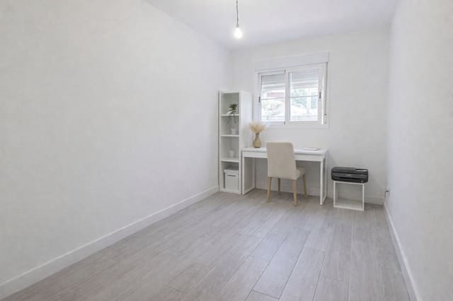 3 soveværelse Lejlighed til salg i La Alcaidesa med swimmingpool garage - € 265.000 (Ref: 8898037)