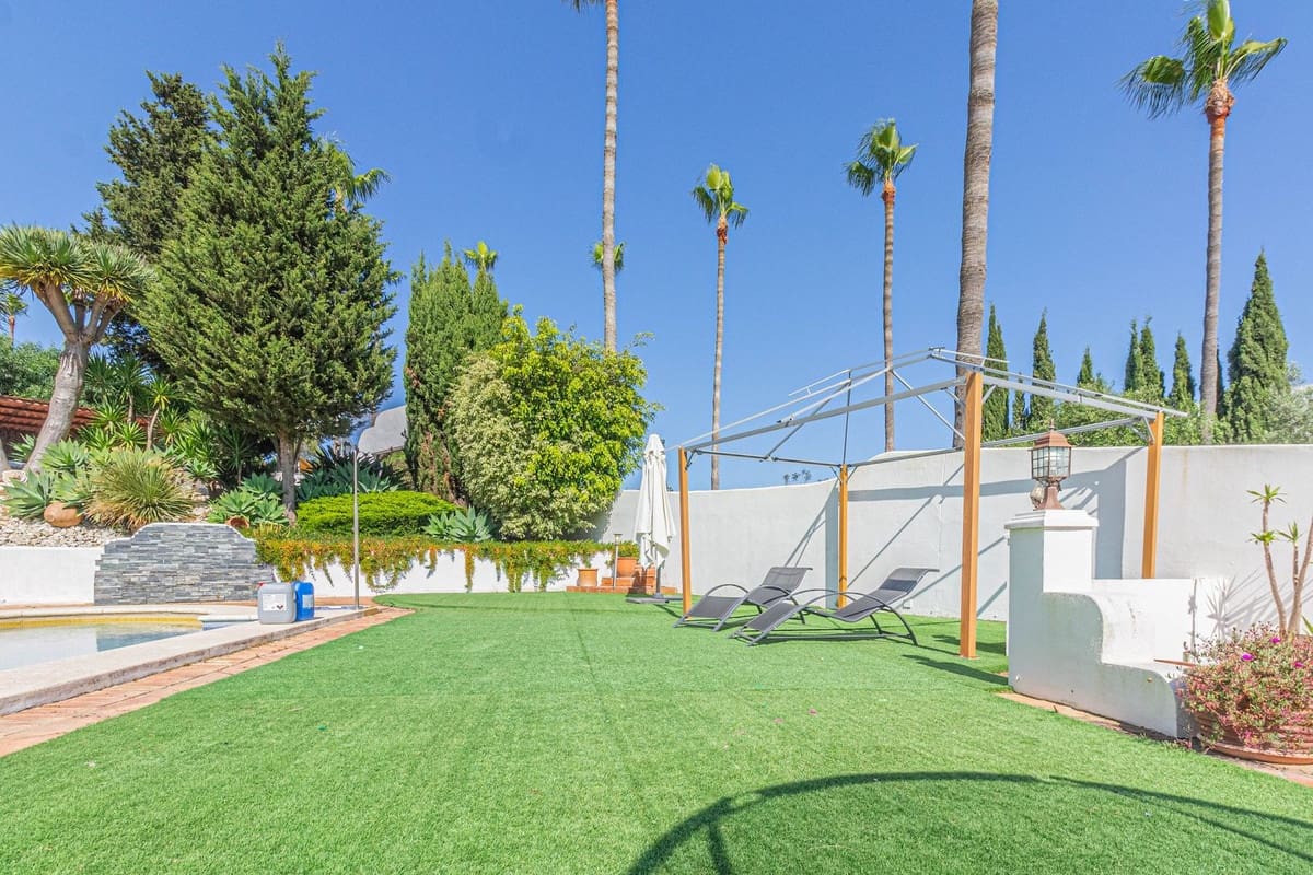 5 quarto Moradia para venda em Sotogrande com piscina garagem - 975 000 € (Ref: 8922484)