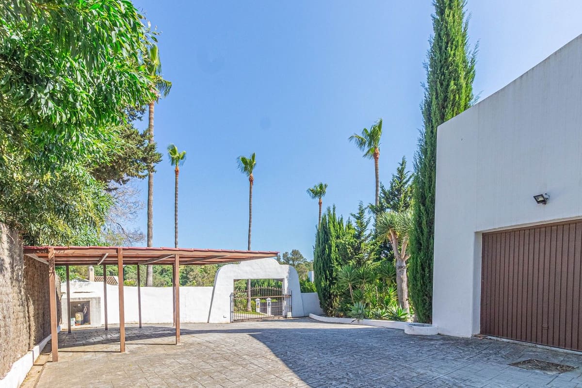 5 quarto Moradia para venda em Sotogrande com piscina garagem - 975 000 € (Ref: 8922484)