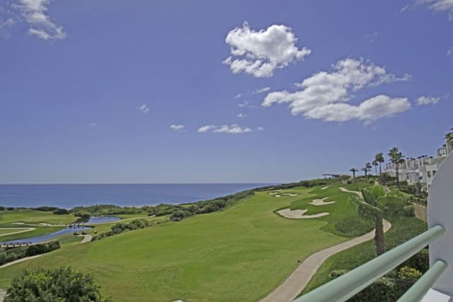 2 chambre Appartement à vendre à La Alcaidesa avec piscine garage - 475 000 € (Ref: 8997327)