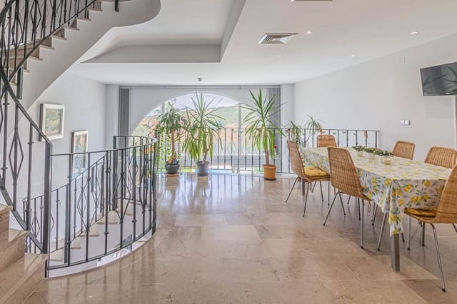 4 soveværelse Byhus til leje i La Alcaidesa med swimmingpool garage - € 2.950 (Ref: 9165313)