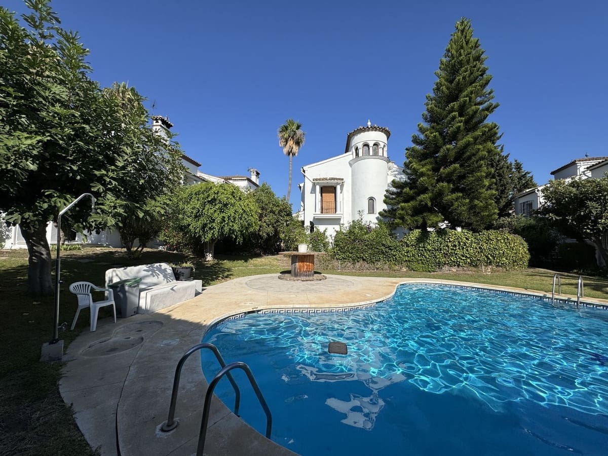 3 soverom Villa til salgs i Bel-Air med svømmebasseng garasje - € 449 000 (Ref: 9203380)