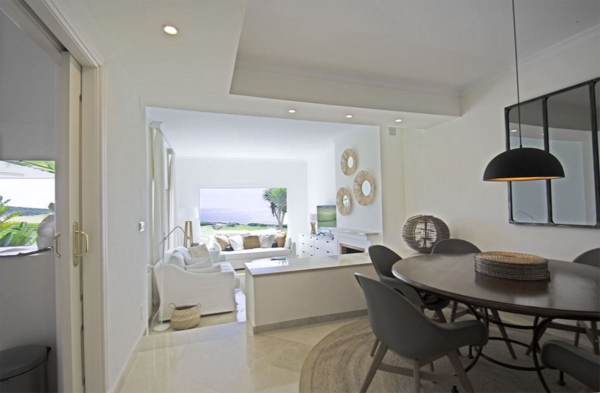 3 chambre Appartement à vendre à La Alcaidesa avec piscine garage - 825 000 € (Ref: 9263795)