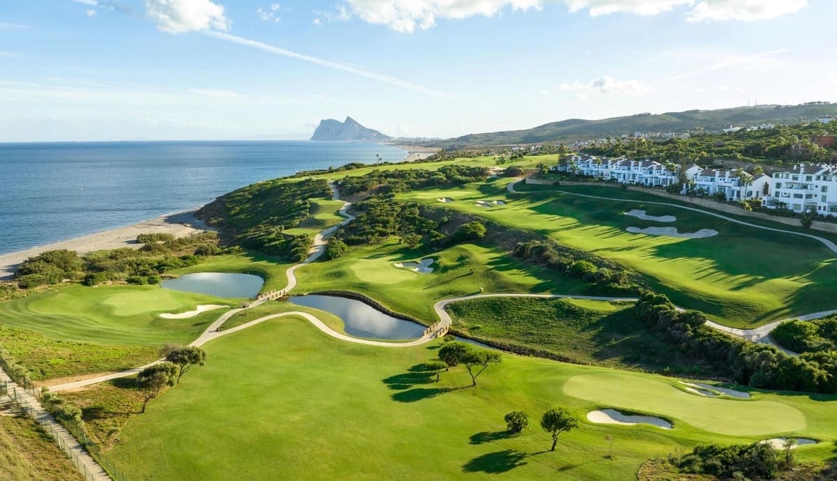 3 chambre Appartement à vendre à La Alcaidesa avec piscine garage - 825 000 € (Ref: 9263795)