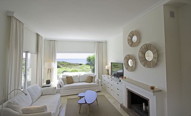 3 soveværelse Strandlejlighed til salg i La Alcaidesa med swimmingpool garage - € 825.000 (Ref: 9263795)