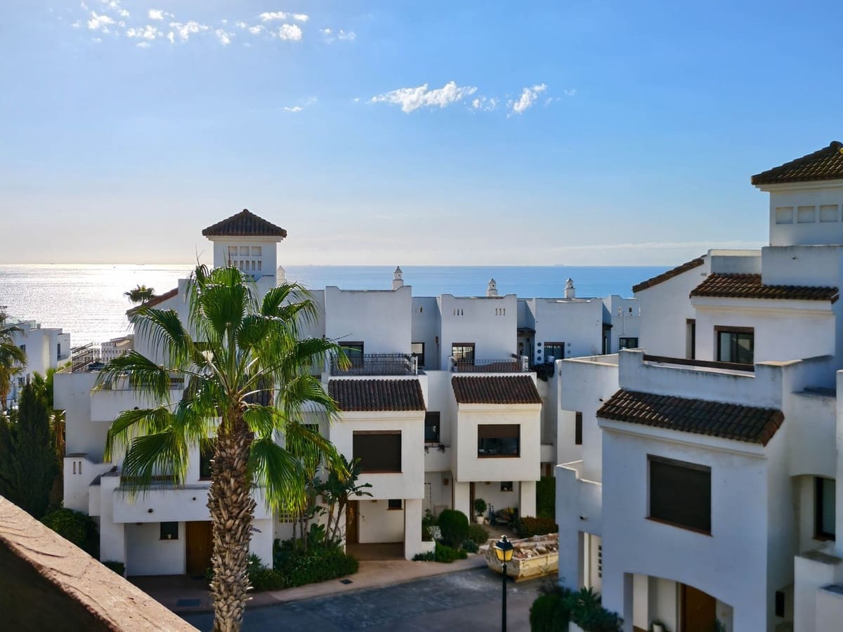 2 sypialnia Penthouse na sprzedaż w La Alcaidesa z basenem garażem - 450 000 € (Ref: 9271393)