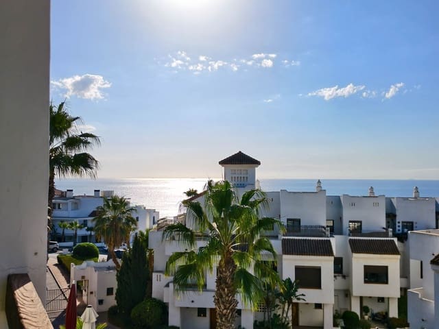 2 sypialnia Penthouse na sprzedaż w La Alcaidesa z basenem garażem - 450 000 € (Ref: 9271393)