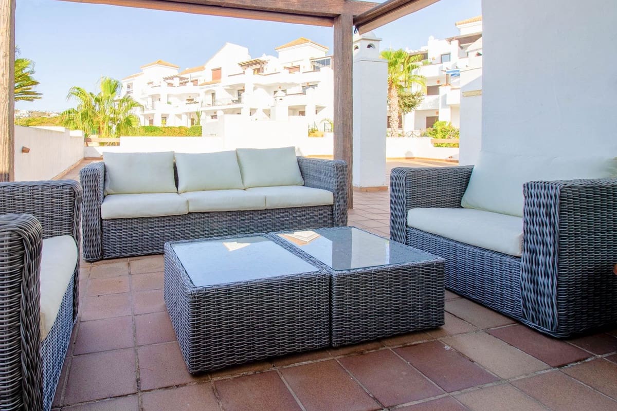 2 sypialnia Penthouse na sprzedaż w La Alcaidesa z basenem garażem - 450 000 € (Ref: 9271393)