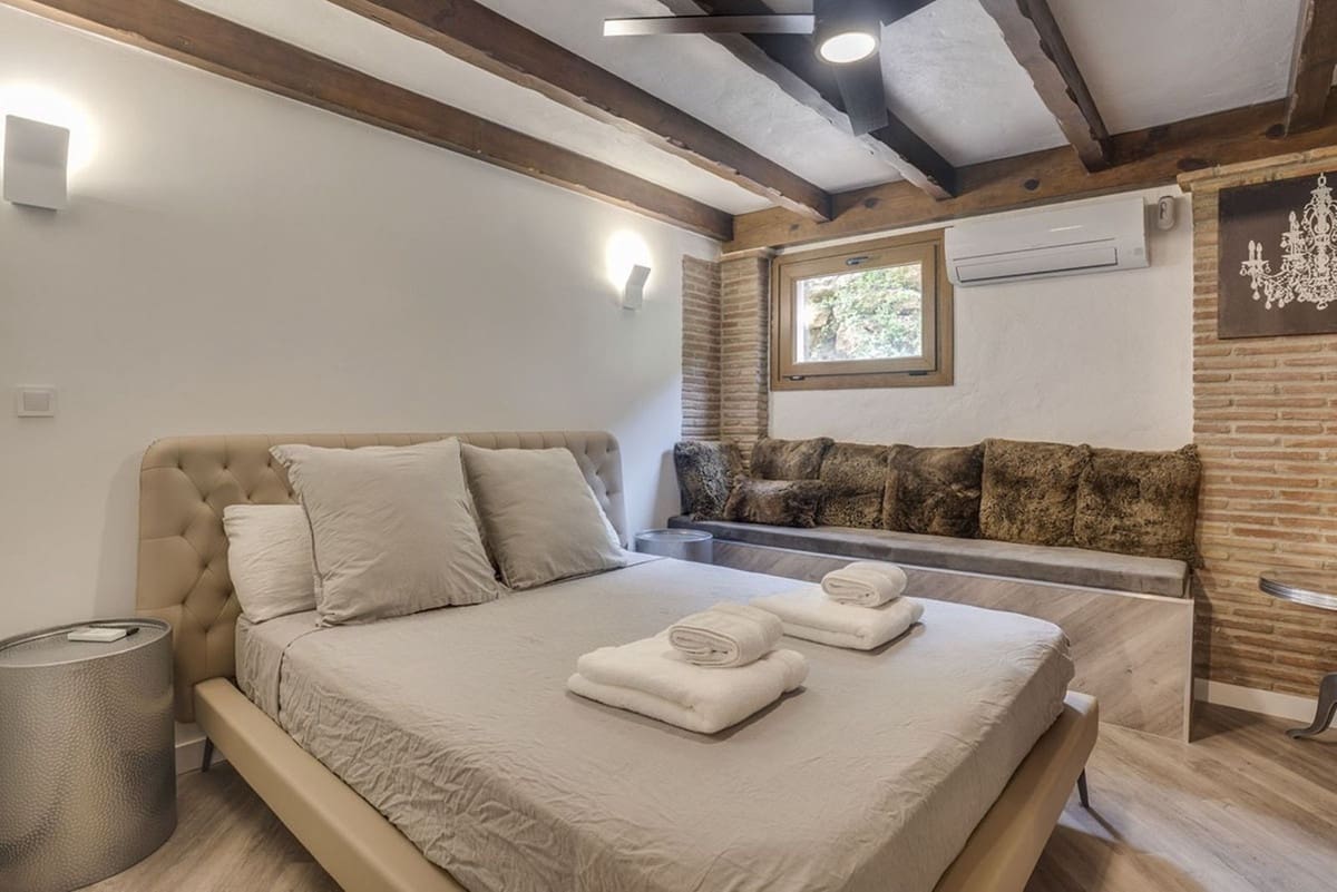 Chalet de 4 habitaciones en La Alcaidesa en venta con piscina garaje - 1.995.000 € (Ref: 9345315)