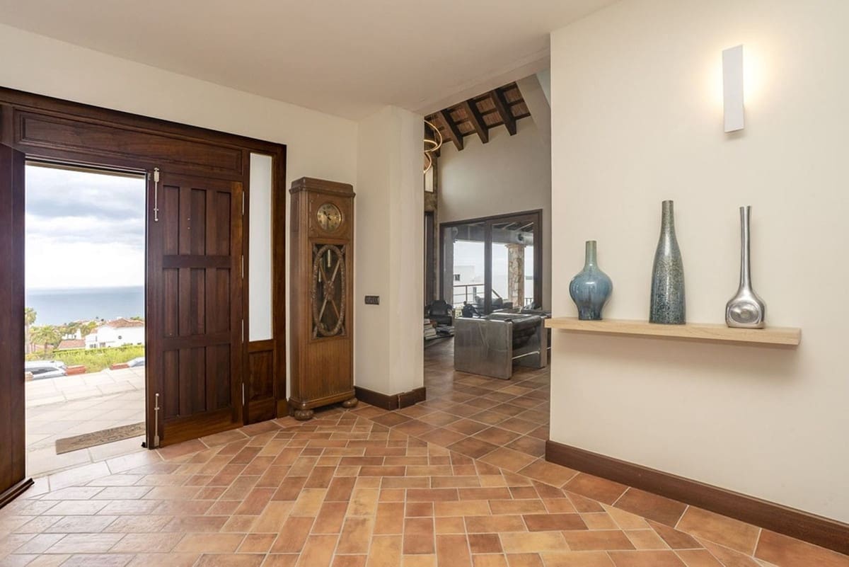 Chalet de 4 habitaciones en La Alcaidesa en venta con piscina garaje - 1.995.000 € (Ref: 9345315)