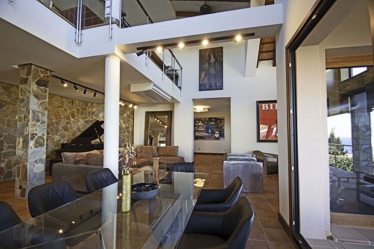 Chalet de 4 habitaciones en La Alcaidesa en venta con piscina garaje - 1.995.000 € (Ref: 9345315)