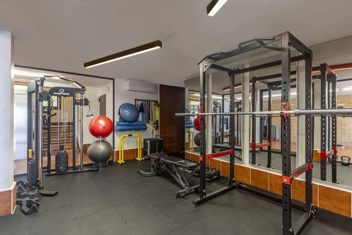 Chalet de 4 habitaciones en La Alcaidesa en venta con piscina garaje - 1.995.000 € (Ref: 9345315)