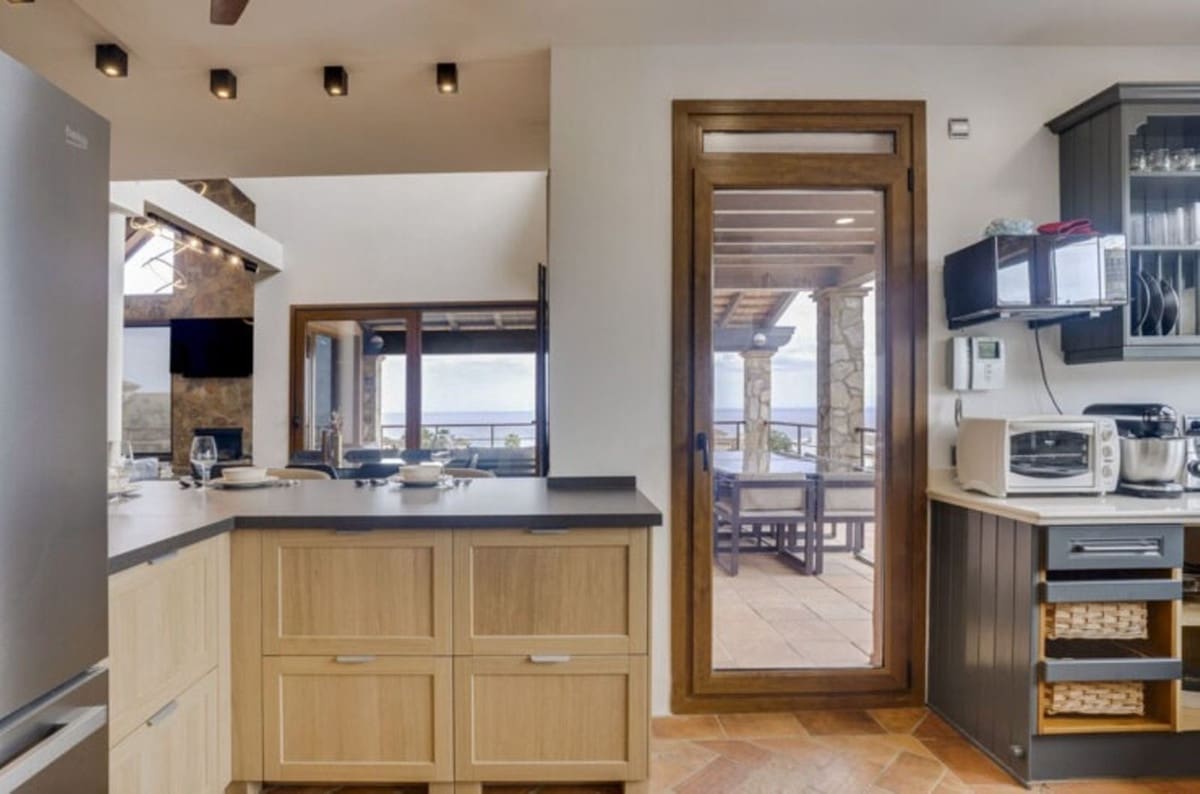 4 bedroom Villa for sale in La Alcaidesa with pool garage - € 1,995,000 (Ref: 9345315)