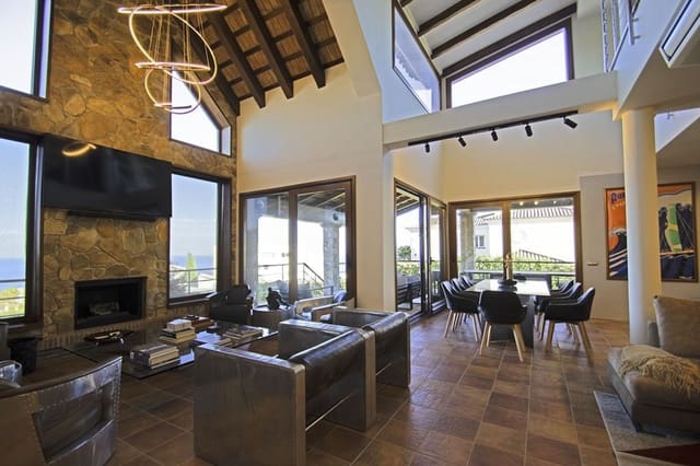 4 slaapkamer Villa te koop in La Alcaidesa met zwembad garage - € 1.995.000 (Ref: 9345315)