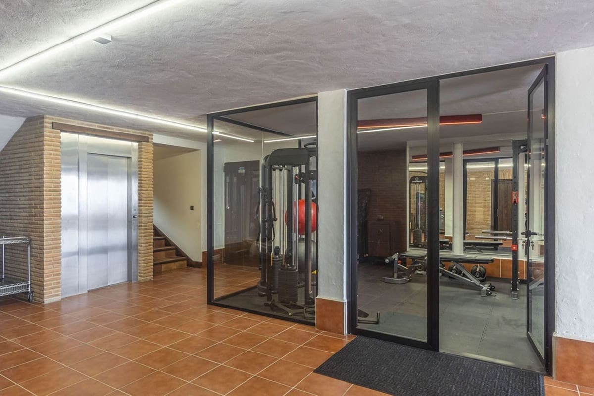 4 bedroom Villa for sale in La Alcaidesa with pool garage - € 1,995,000 (Ref: 9345315)