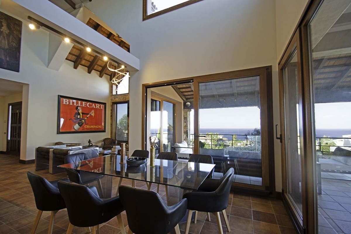 4 bedroom Villa for sale in La Alcaidesa with pool garage - € 1,995,000 (Ref: 9345315)