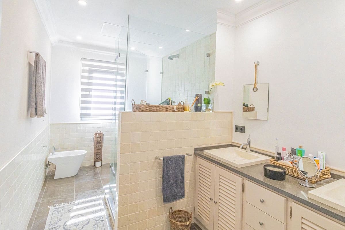 5 sypialnia Willa na sprzedaż w Sotogrande z basenem garażem - 2 450 000 € (Ref: 9371474)