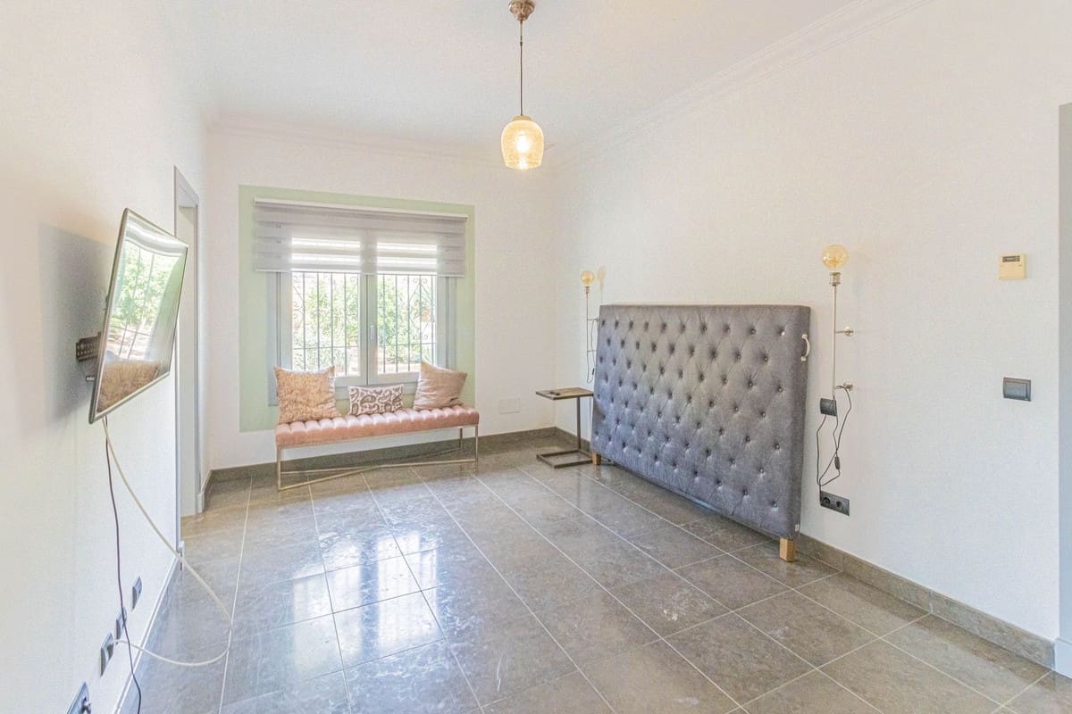 5 sypialnia Willa na sprzedaż w Sotogrande z basenem garażem - 2 450 000 € (Ref: 9371474)