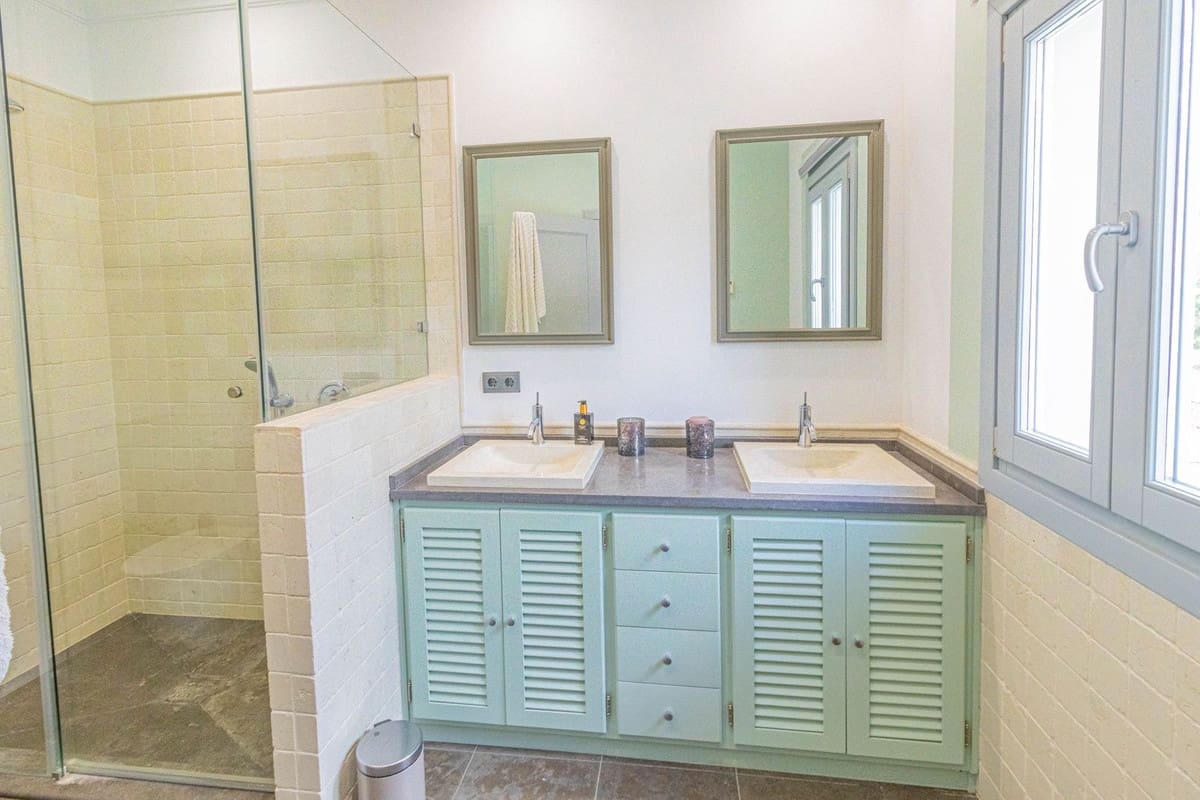 5 sypialnia Willa na sprzedaż w Sotogrande z basenem garażem - 2 450 000 € (Ref: 9371474)