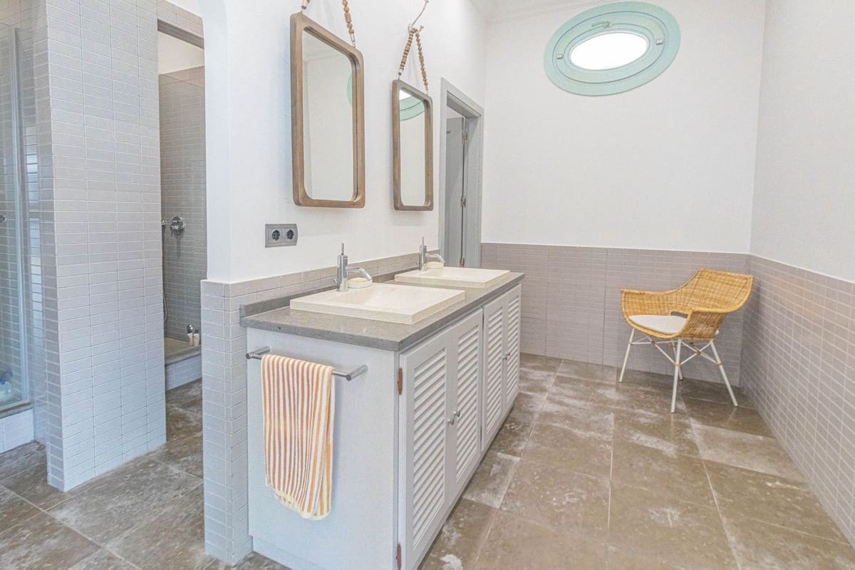 5 sypialnia Willa na sprzedaż w Sotogrande z basenem garażem - 2 450 000 € (Ref: 9371474)