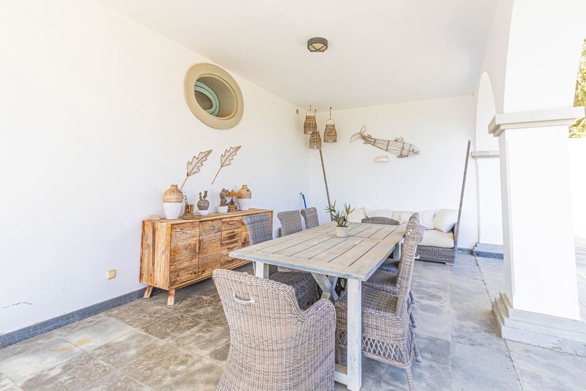 5 sypialnia Willa na sprzedaż w Sotogrande z basenem garażem - 2 450 000 € (Ref: 9371474)