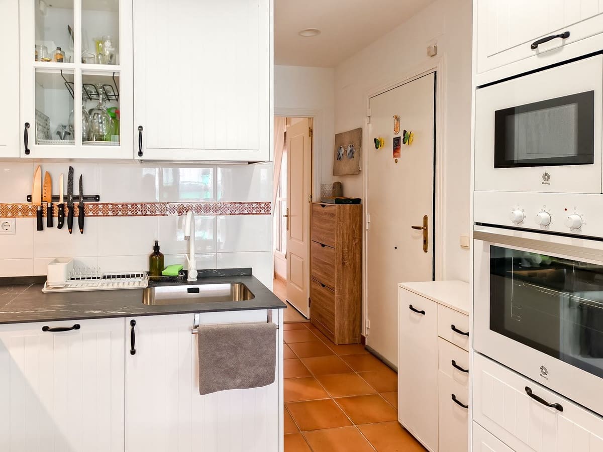 1 camera da letto Monolocale da affittare in La Alcaidesa con piscina garage - 850 € (Rif: 9383955)