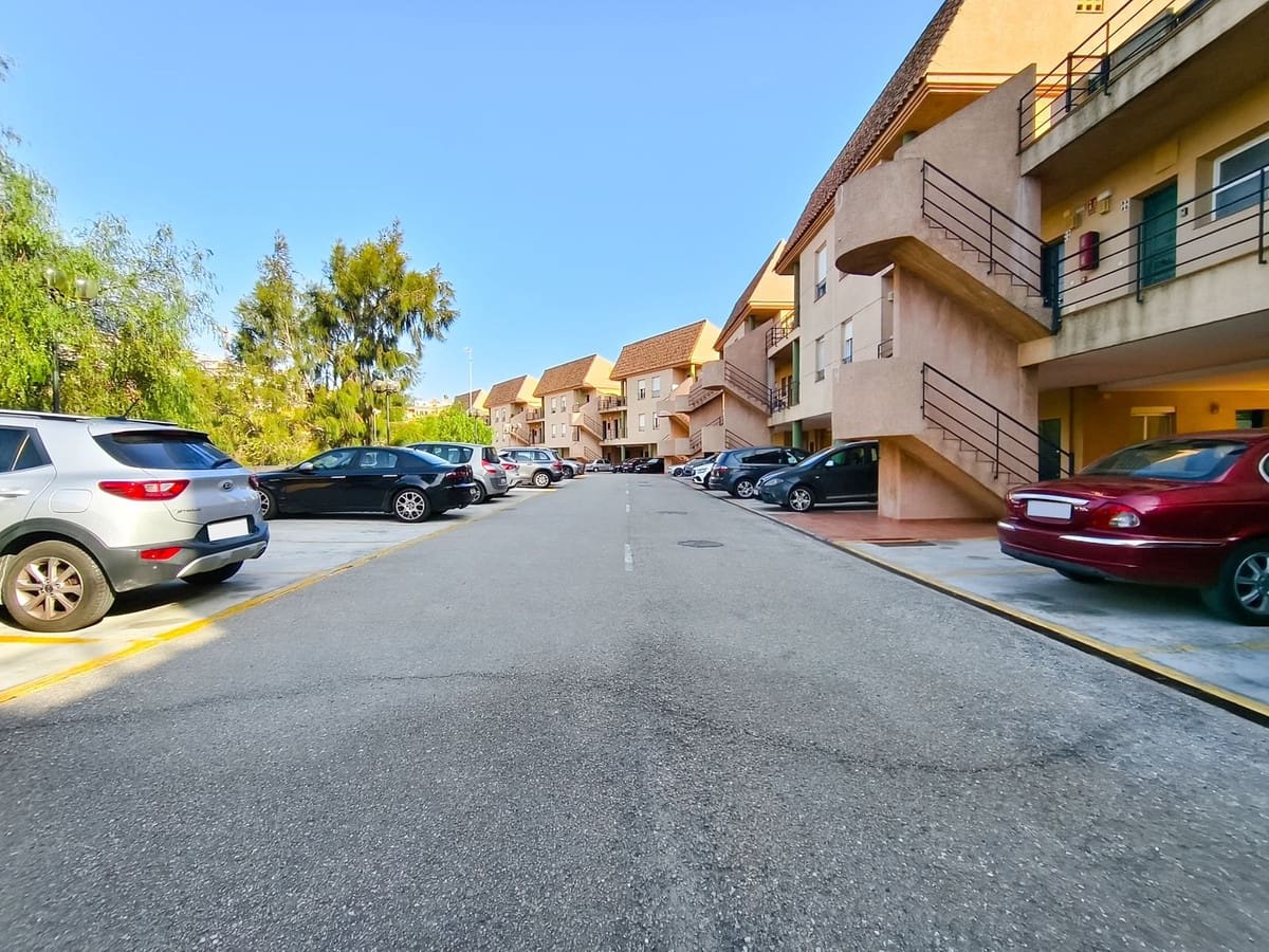 1 camera da letto Monolocale da affittare in La Alcaidesa con piscina garage - 850 € (Rif: 9383955)