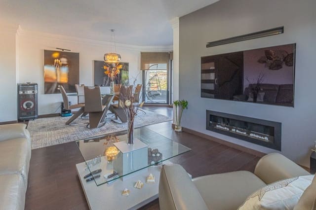 4 slaapkamer Villa te koop in La Alcaidesa met zwembad garage - € 760.000 (Ref: 9394084)