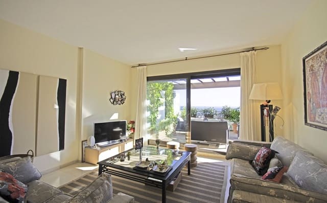 3 chambre Appartement à vendre à La Alcaidesa avec piscine garage - 550 000 € (Ref: 9412790)