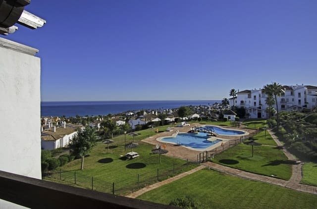 3 chambre Appartement à vendre à La Alcaidesa avec piscine garage - 550 000 € (Ref: 9412790)