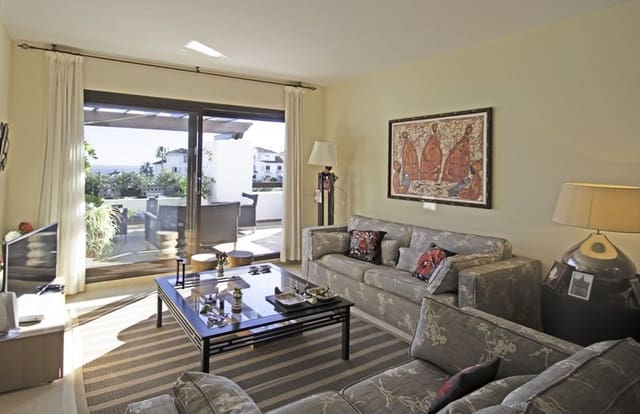 3 chambre Appartement à vendre à La Alcaidesa avec piscine garage - 550 000 € (Ref: 9412790)