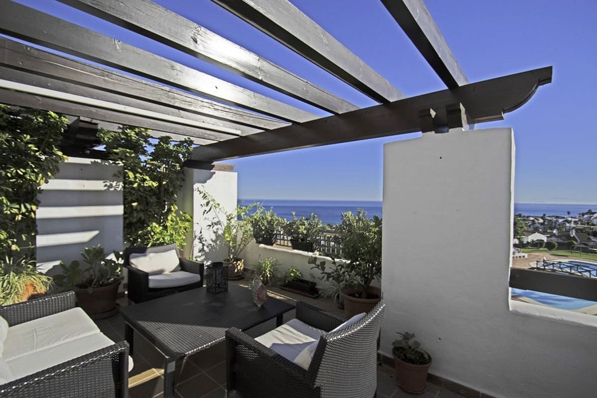 3 chambre Appartement à vendre à La Alcaidesa avec piscine garage - 550 000 € (Ref: 9412790)