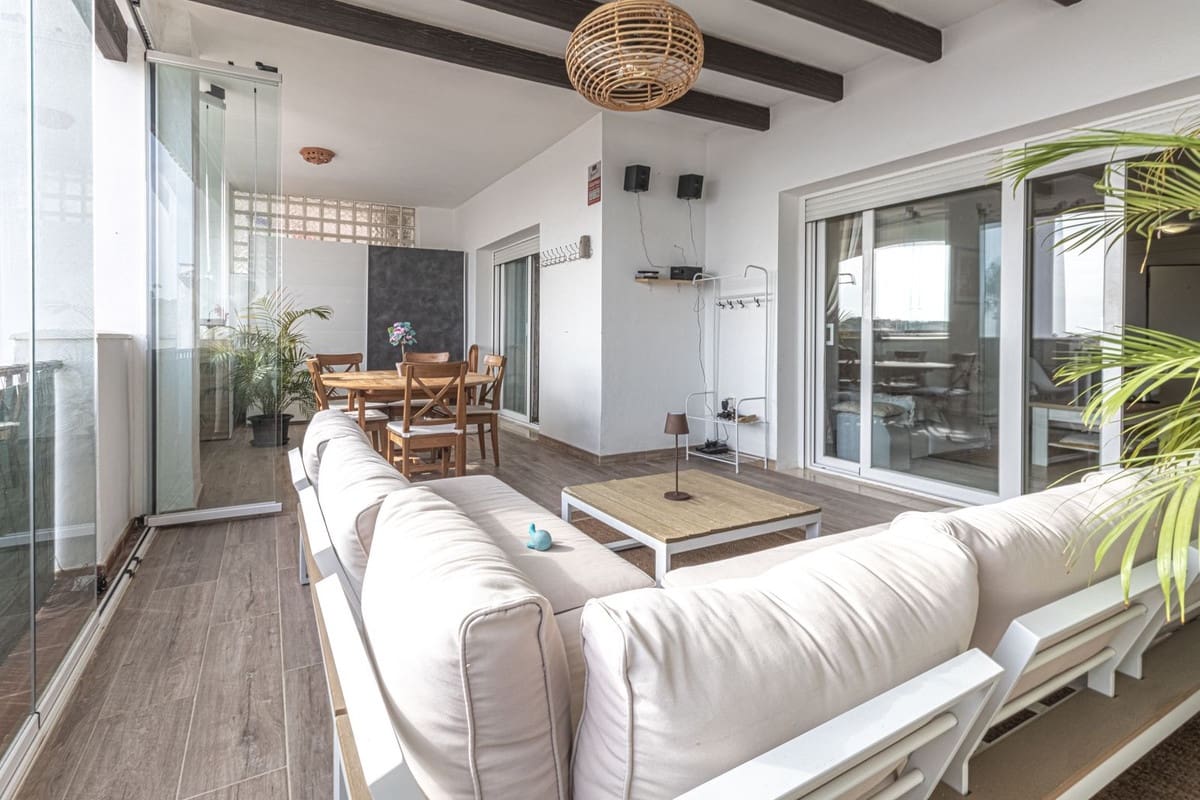 2 quarto Apartamento para venda em La Alcaidesa com piscina garagem - 285 000 € (Ref: 9454767)