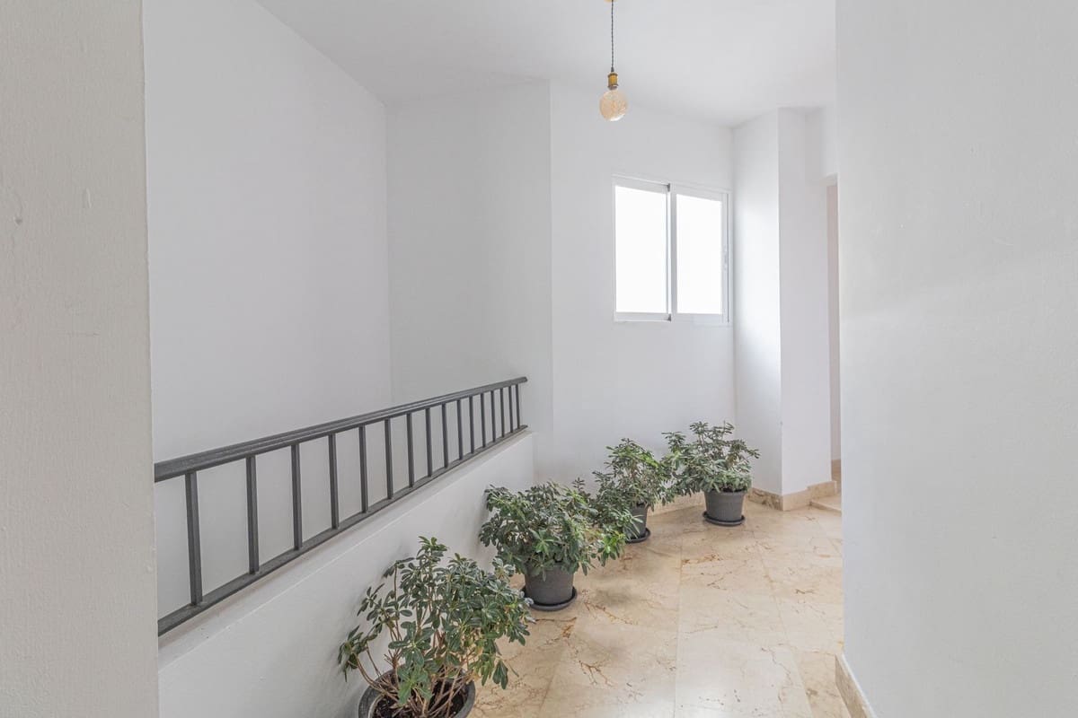 2 quarto Apartamento para venda em La Alcaidesa com piscina garagem - 285 000 € (Ref: 9454767)