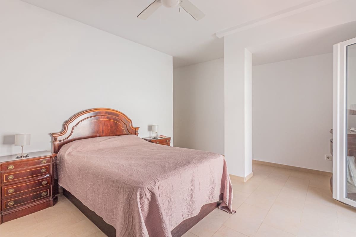 4 slaapkamer Villa te koop in Pueblo Nuevo de Guadiaro - € 550.000 (Ref: 9492686)