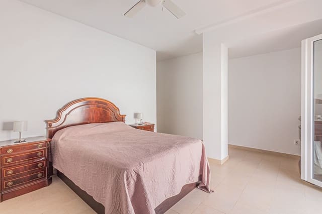 4 slaapkamer Villa te koop in Pueblo Nuevo de Guadiaro, San Roque - € 550.000 (Ref: 9492686)