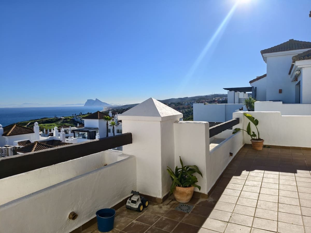 3 bedroom Penthouse for sale in La Alcaidesa with pool garage - € 715,000 (Ref: 9501781)