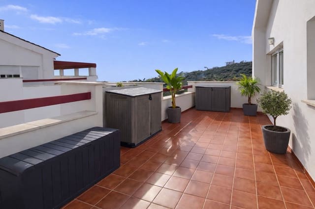 2 soveværelse Penthouse til salg i La Alcaidesa med swimmingpool garage - € 350.000 (Ref: 9503179)