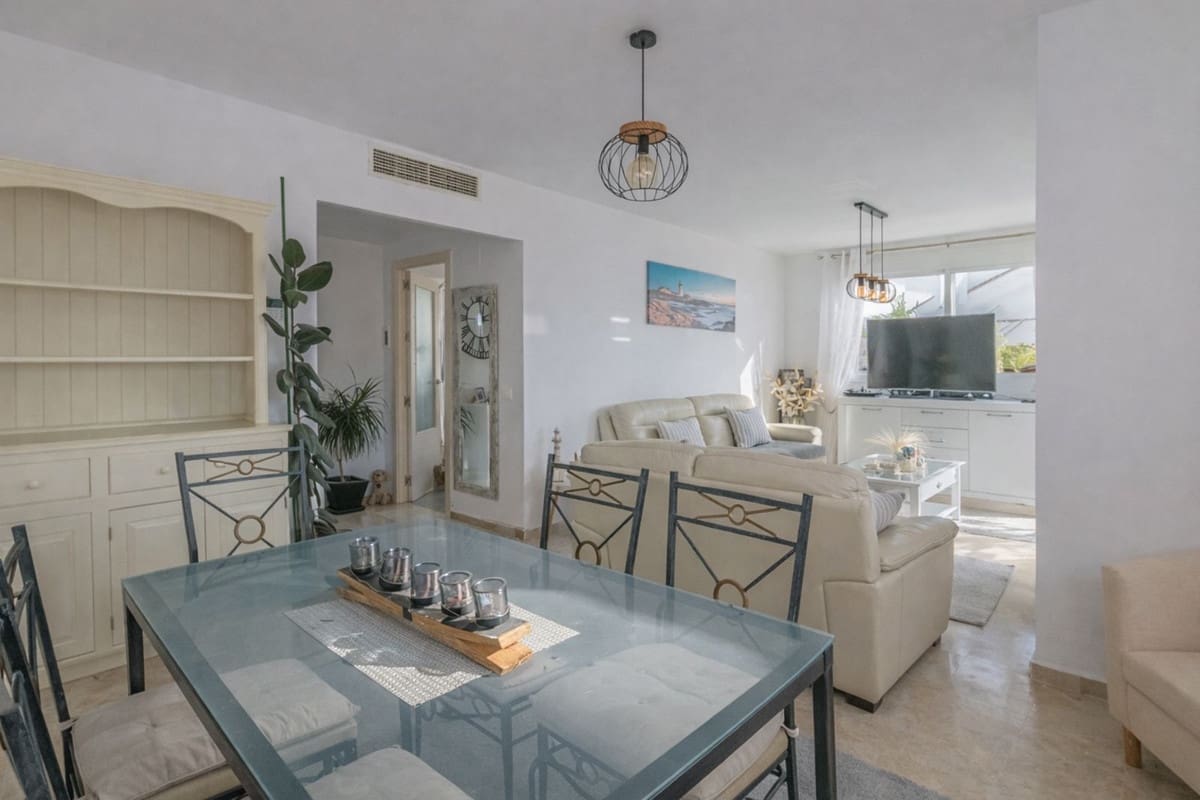 2 chambre Penthouse à vendre à La Alcaidesa avec piscine garage - 350 000 € (Ref: 9503179)