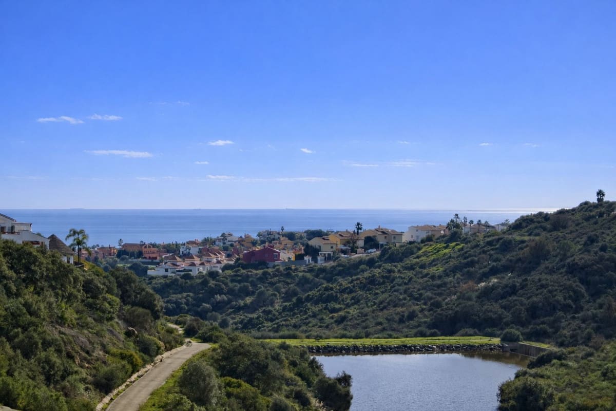 2 chambre Penthouse à vendre à La Alcaidesa avec piscine garage - 350 000 € (Ref: 9503179)