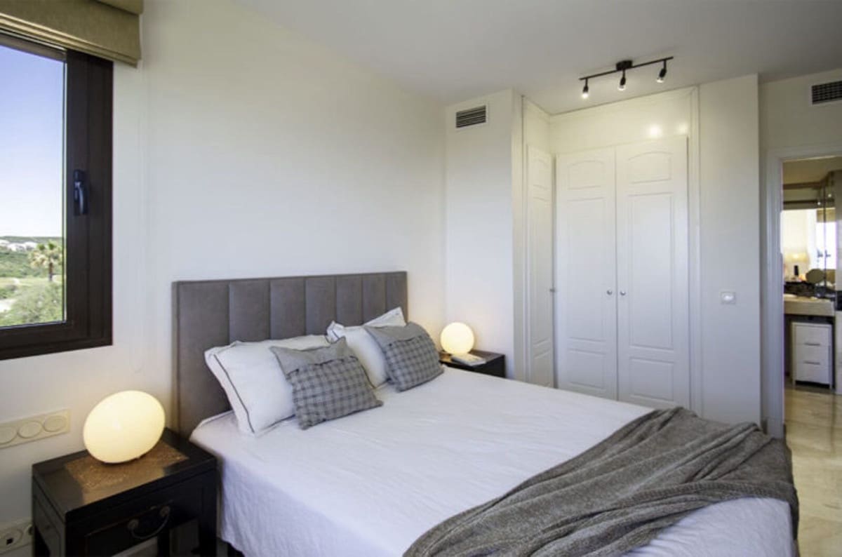 2 chambre Penthouse à vendre à La Alcaidesa avec piscine garage - 375 000 € (Ref: 9516384)