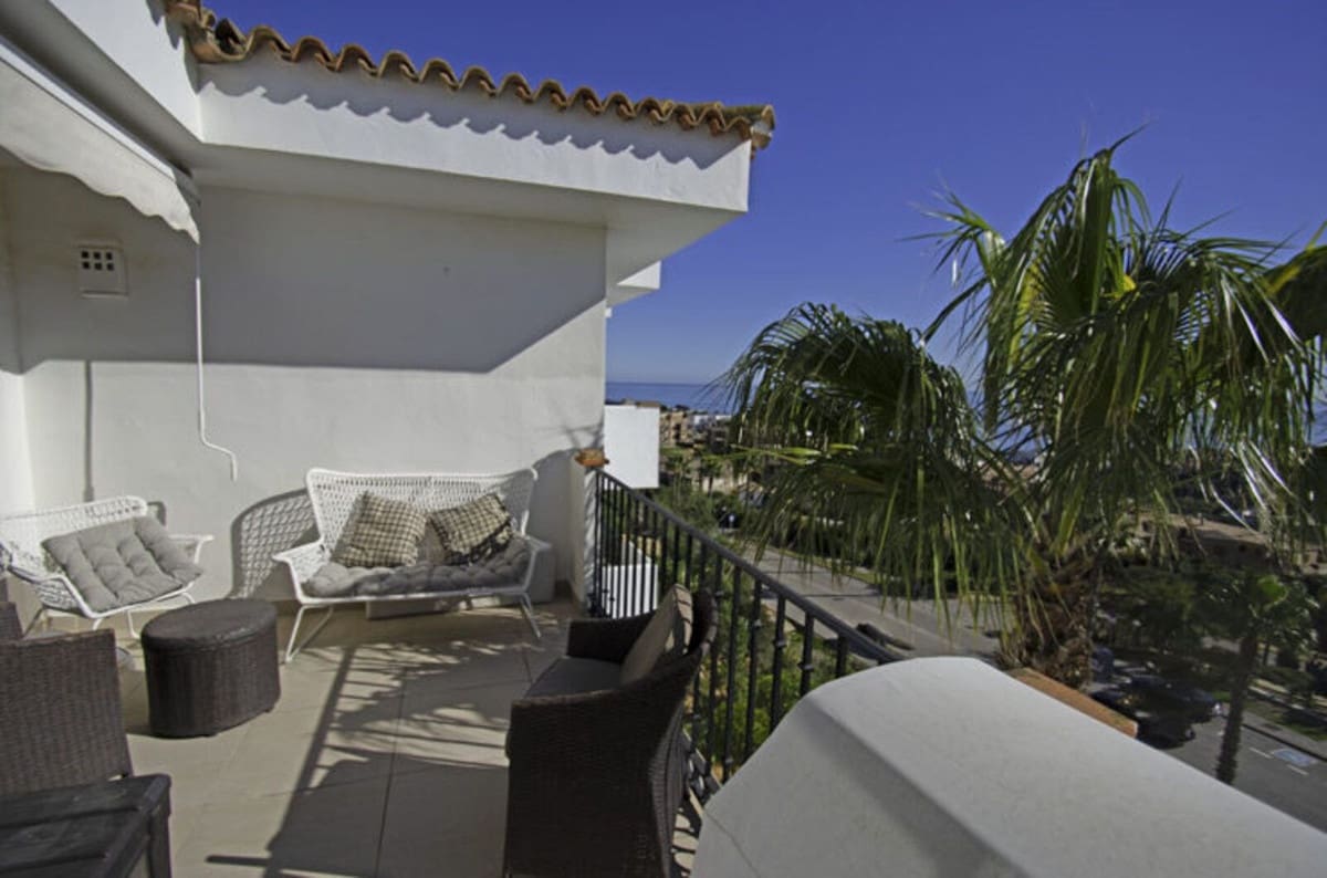 2 chambre Penthouse à vendre à La Alcaidesa avec piscine garage - 375 000 € (Ref: 9516384)