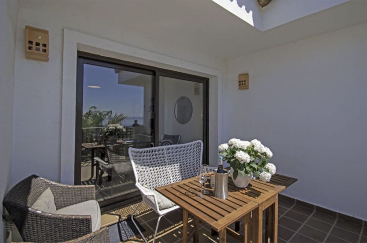 2 chambre Penthouse à vendre à La Alcaidesa avec piscine garage - 375 000 € (Ref: 9516384)