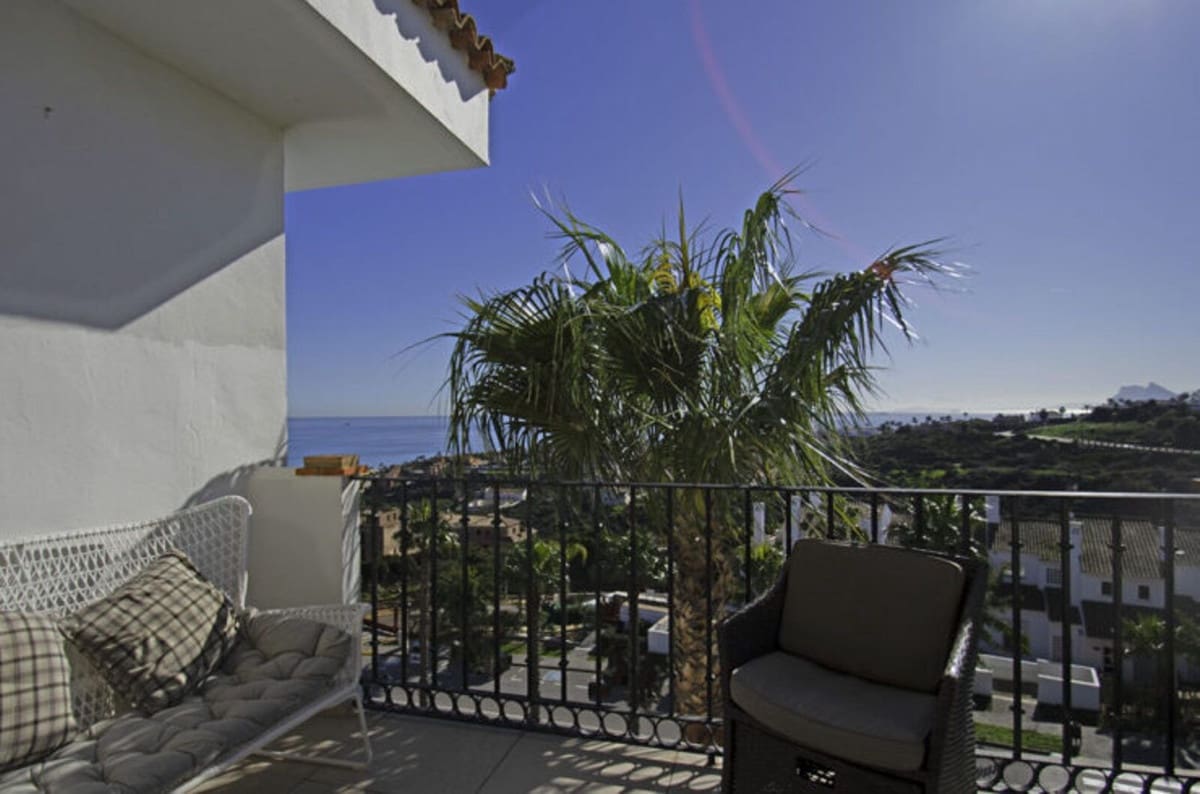 2 chambre Penthouse à vendre à La Alcaidesa avec piscine garage - 375 000 € (Ref: 9516384)