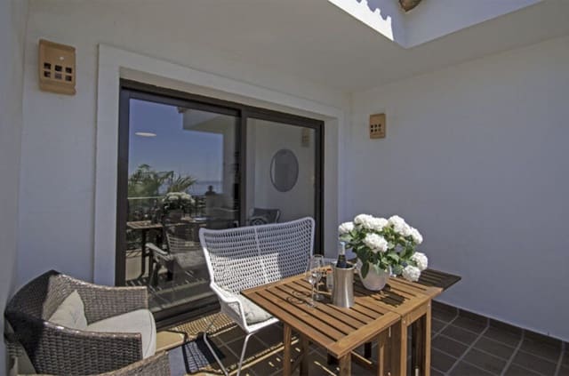 Apartamento de 2 habitaciones en La Alcaidesa en venta con piscina garaje - 375.000 € (Ref: 9516384)